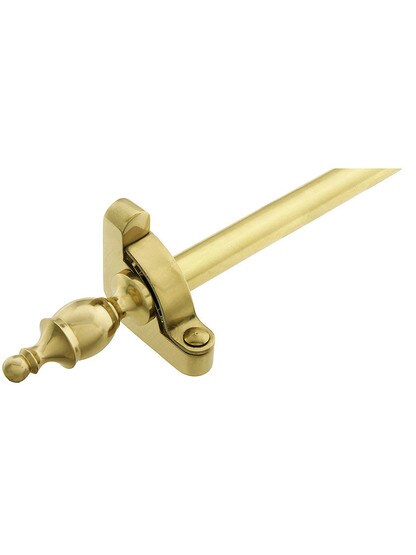 28 1/2 inch Heritage Crown Tip Stair Rod - 1/2 inch Diameter Brass With Standard Brackets in Polished Brass.